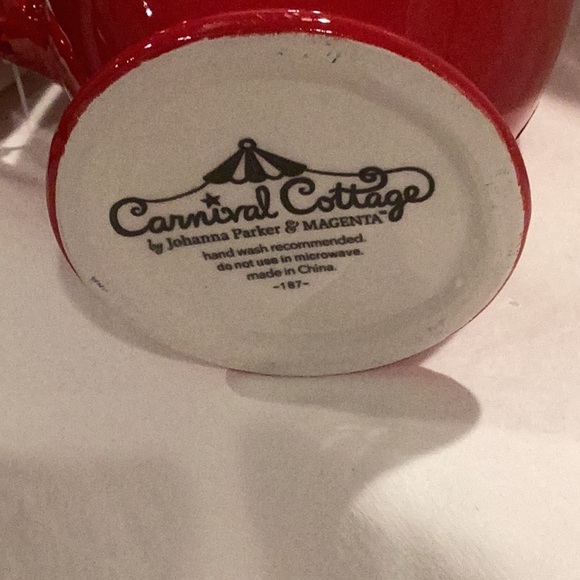 Carnival Cottage by Johanna Parker Queen of Hearts mug - Picture 4 of 5